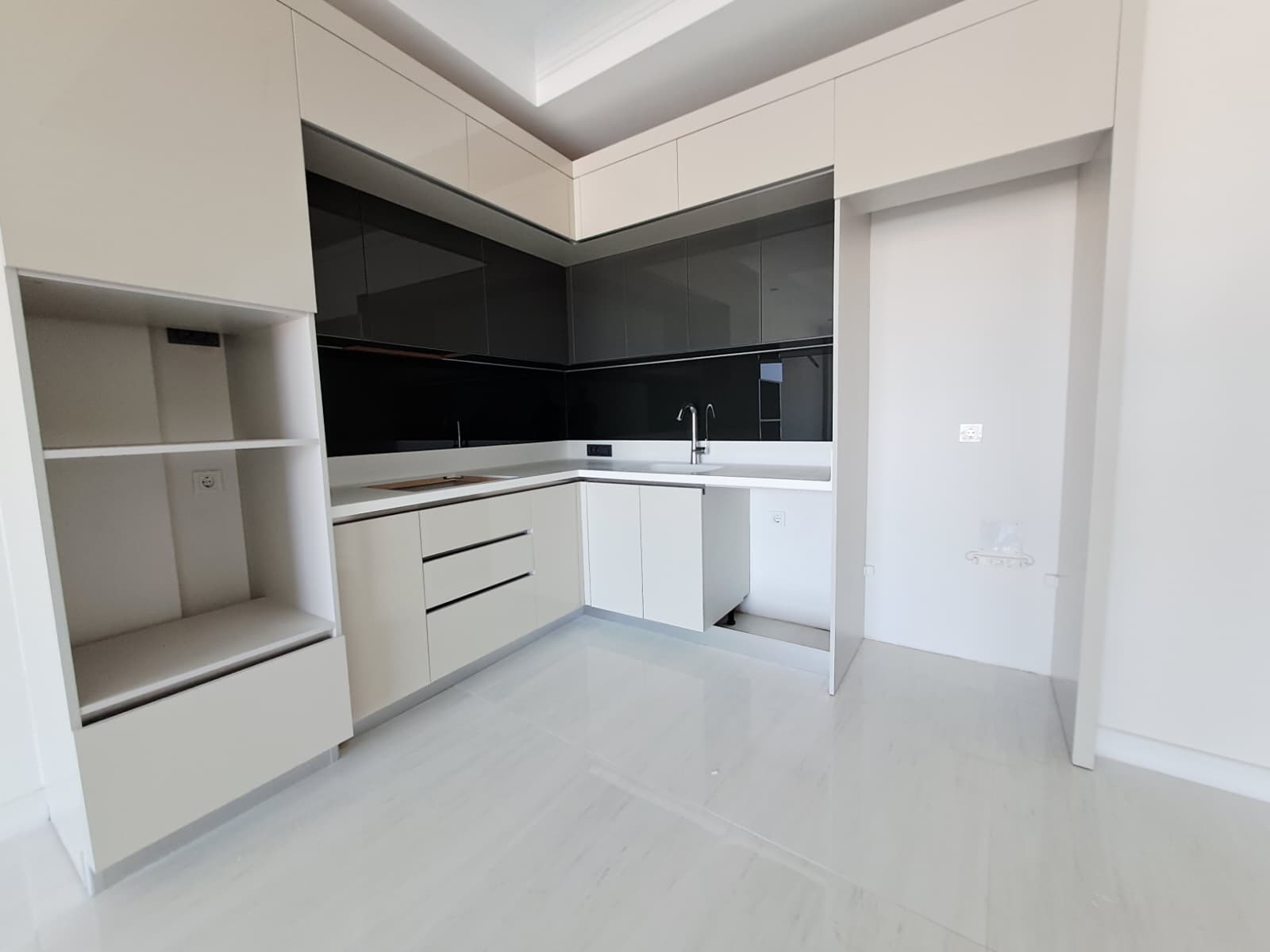 Квартира 1+1 85 м² в премиальном комплекс-отеле на побережье Тюрклера – Алания