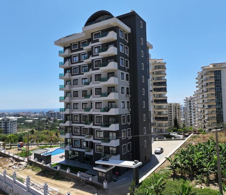 A 1+1 apartment at a great price in Mahmutlar – furnished and with mountain views