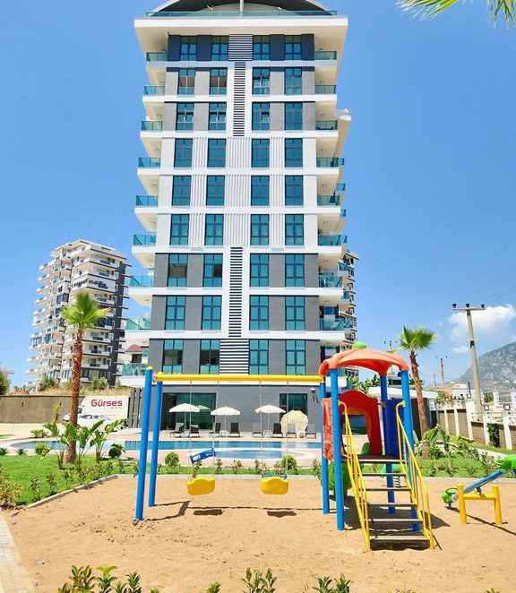 A 1+1 apartment at a great price in Mahmutlar – furnished and with mountain views