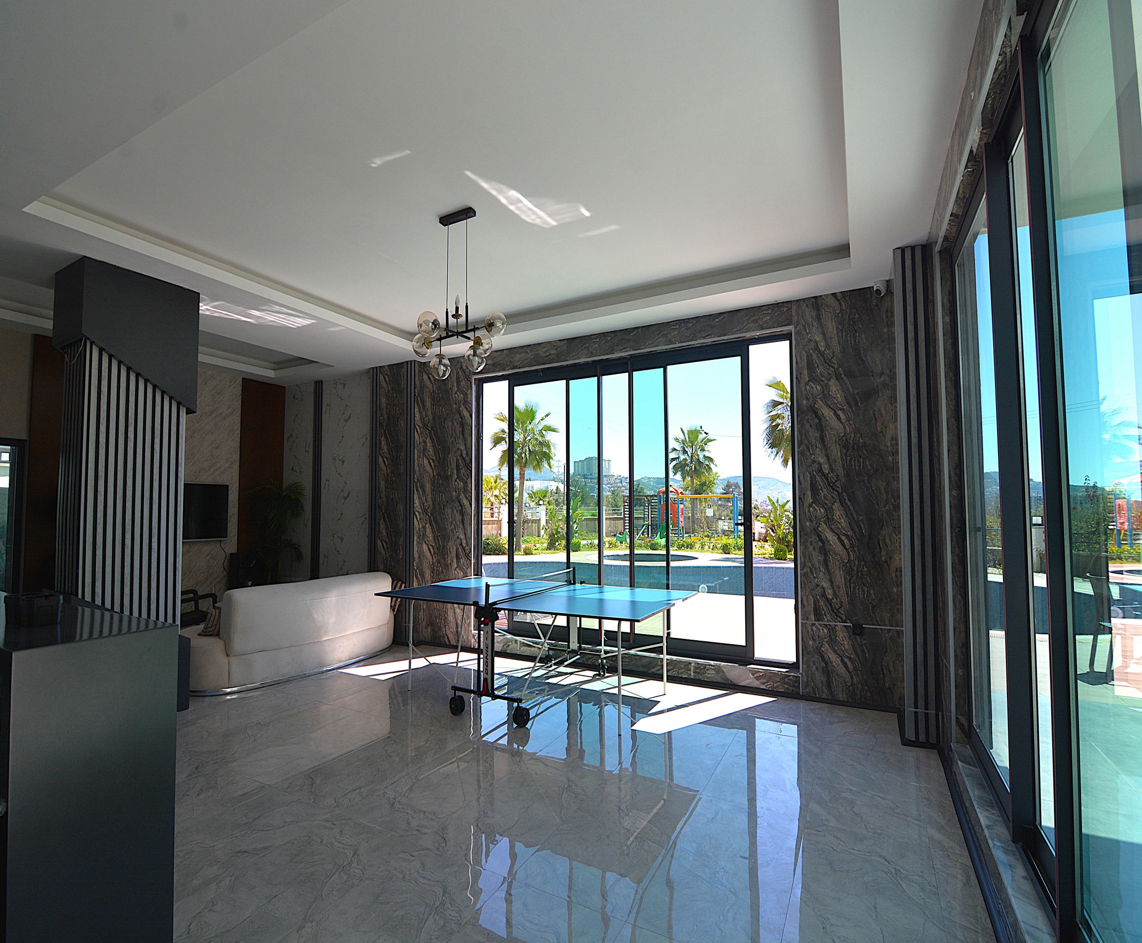 A 1+1 apartment at a great price in Mahmutlar – furnished and with mountain views