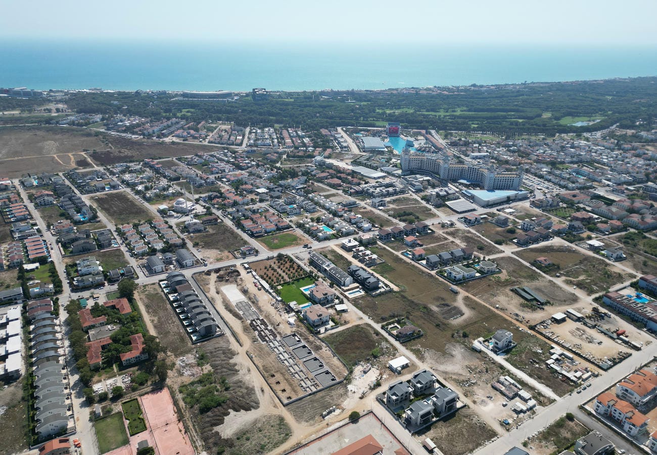 Belek'te müteahhit tarafından inşa edilen villa kompleksi - vatandaşlık, oturma izni ve taksit planları.