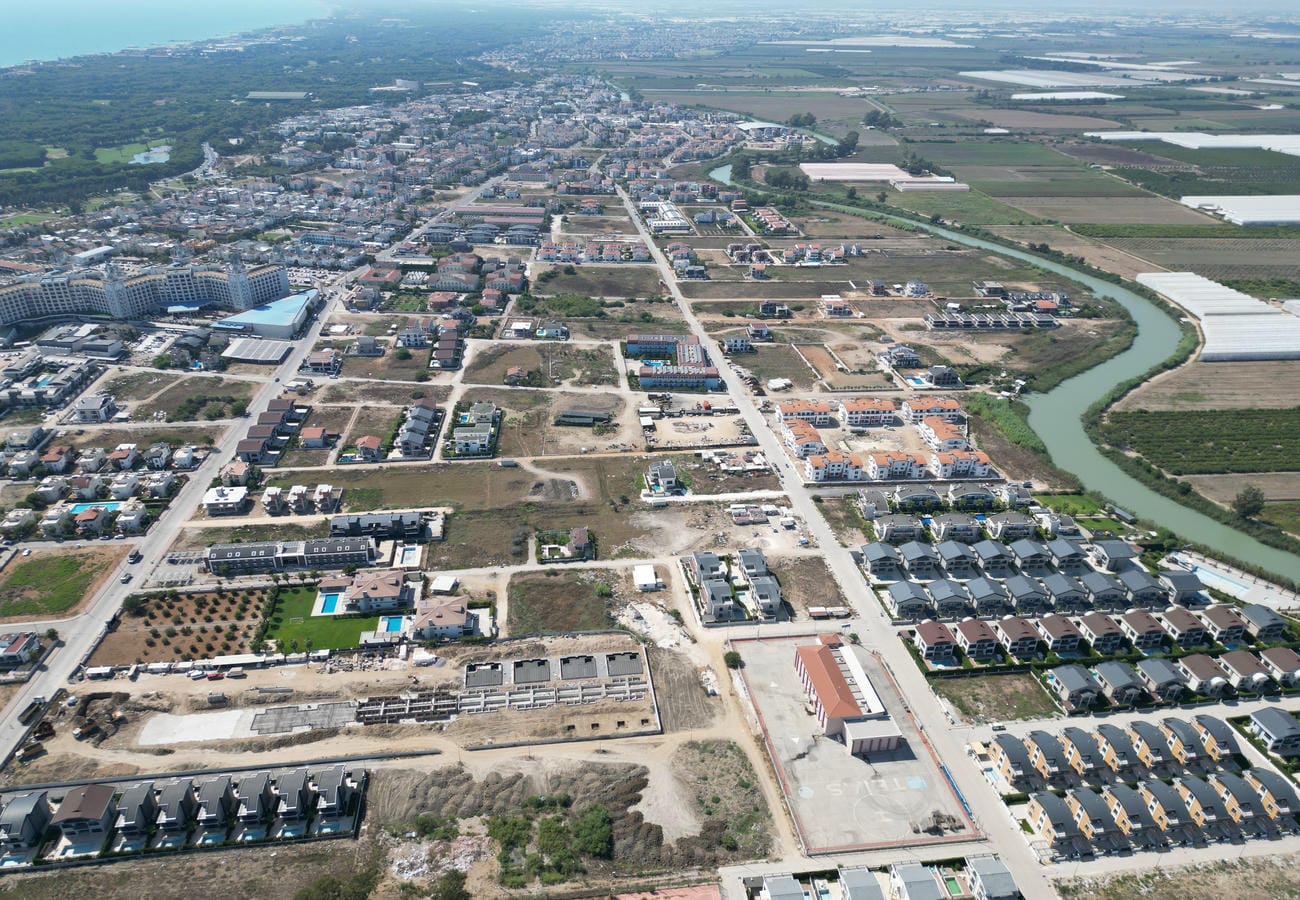 Belek'te müteahhit tarafından inşa edilen villa kompleksi - vatandaşlık, oturma izni ve taksit planları.