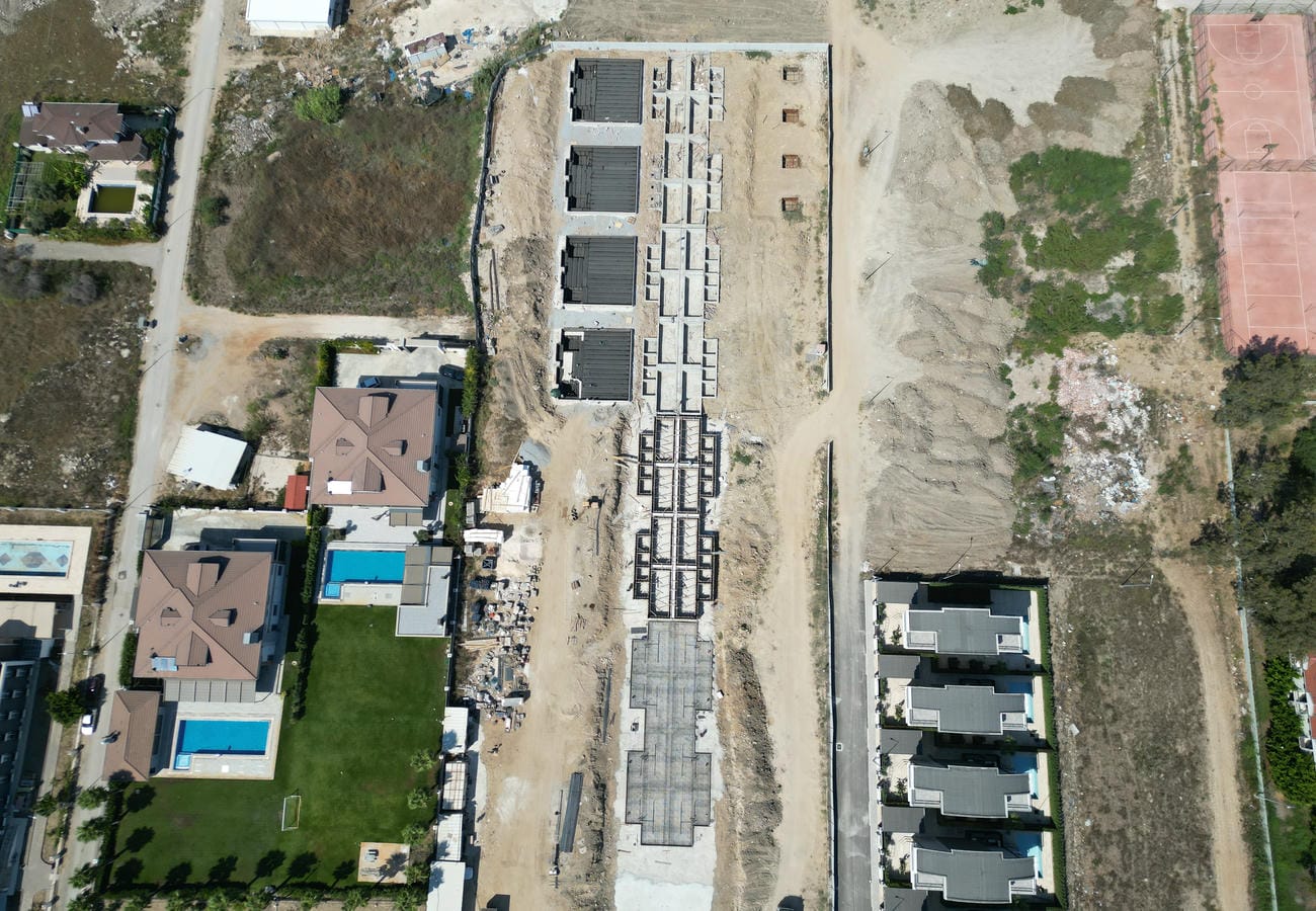 Belek'te müteahhit tarafından inşa edilen villa kompleksi - vatandaşlık, oturma izni ve taksit planları.