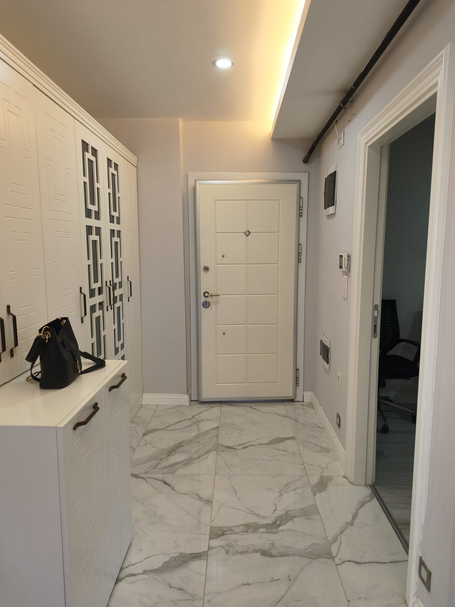 Квартира 2+1 в центре Анталии, район Муратпаша - 80 м² рядом с улицей Ышиклар