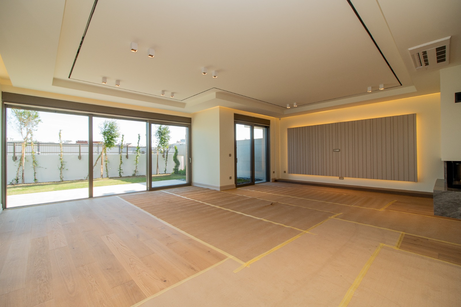 Modern villas in Antalya's Lara district - private pool, garden, and ideal location