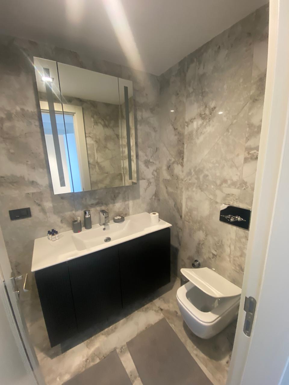 Alanya, Türkler semtinde, lüks I4 tatil kompleksinde kiralık üç odalı, eşyalı daire.