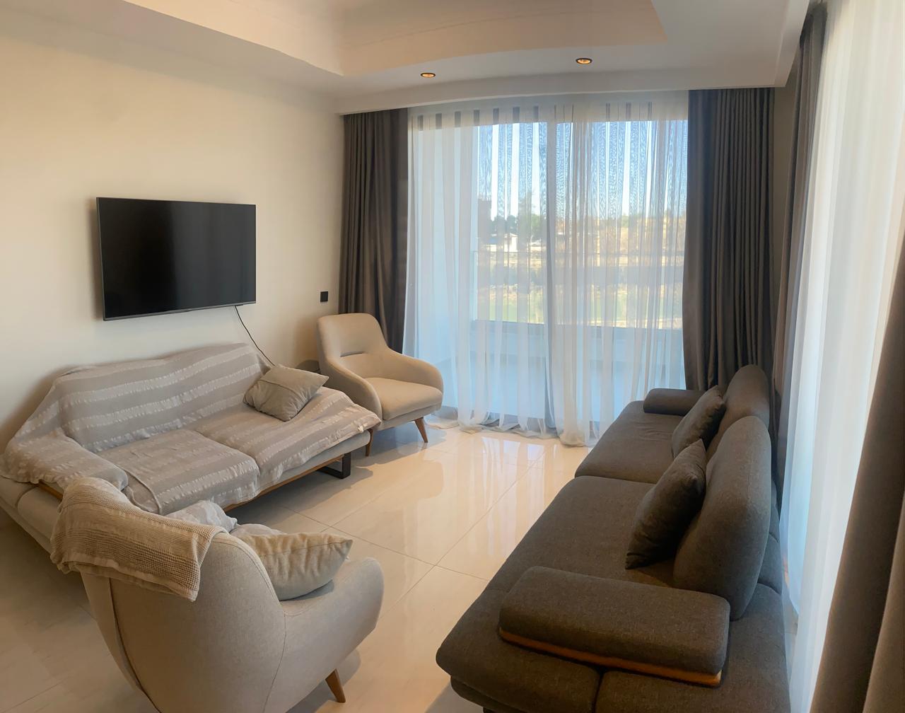 Alanya, Türkler semtinde, lüks I4 tatil kompleksinde kiralık üç odalı, eşyalı daire.