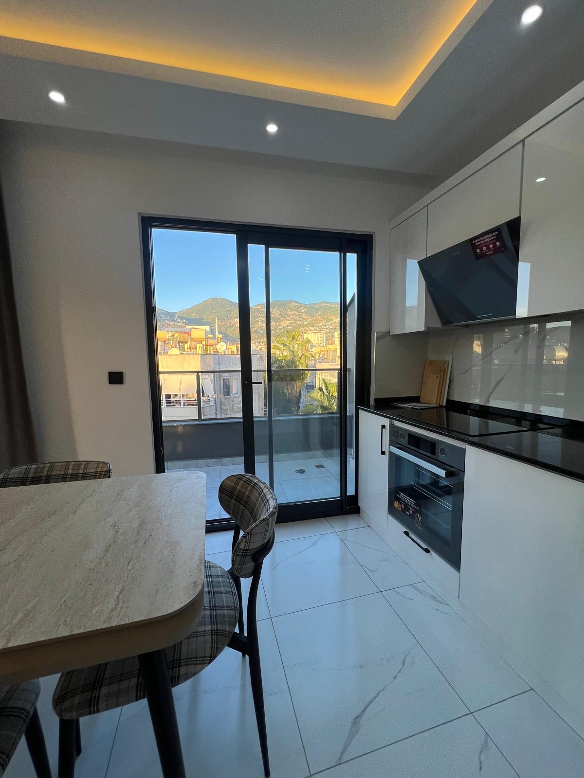 Short-term rental - 2+1 penthouse in the center of Alanya, Cleopatra Beach area No. 13
