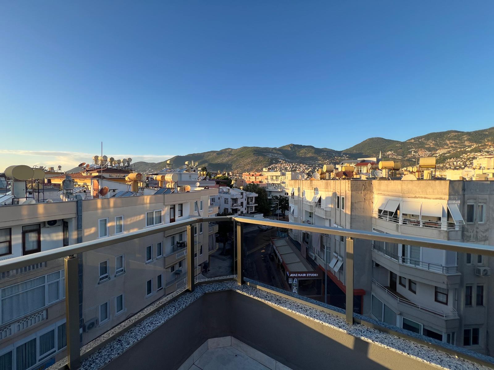 Short-term rental - 2+1 penthouse in the center of Alanya, Cleopatra Beach area No. 13