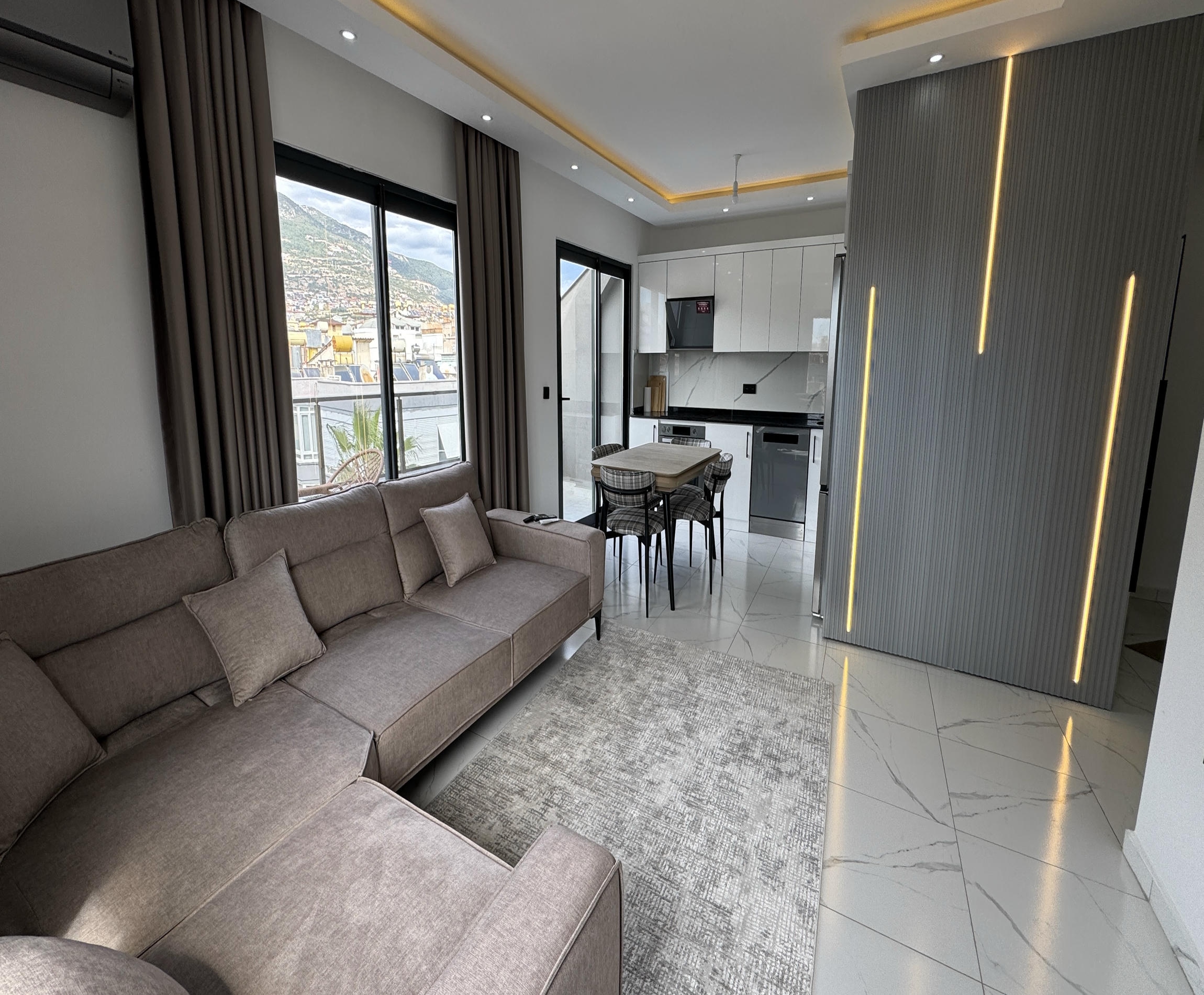 Short-term rental - 2+1 penthouse in the center of Alanya, Cleopatra Beach area No. 13