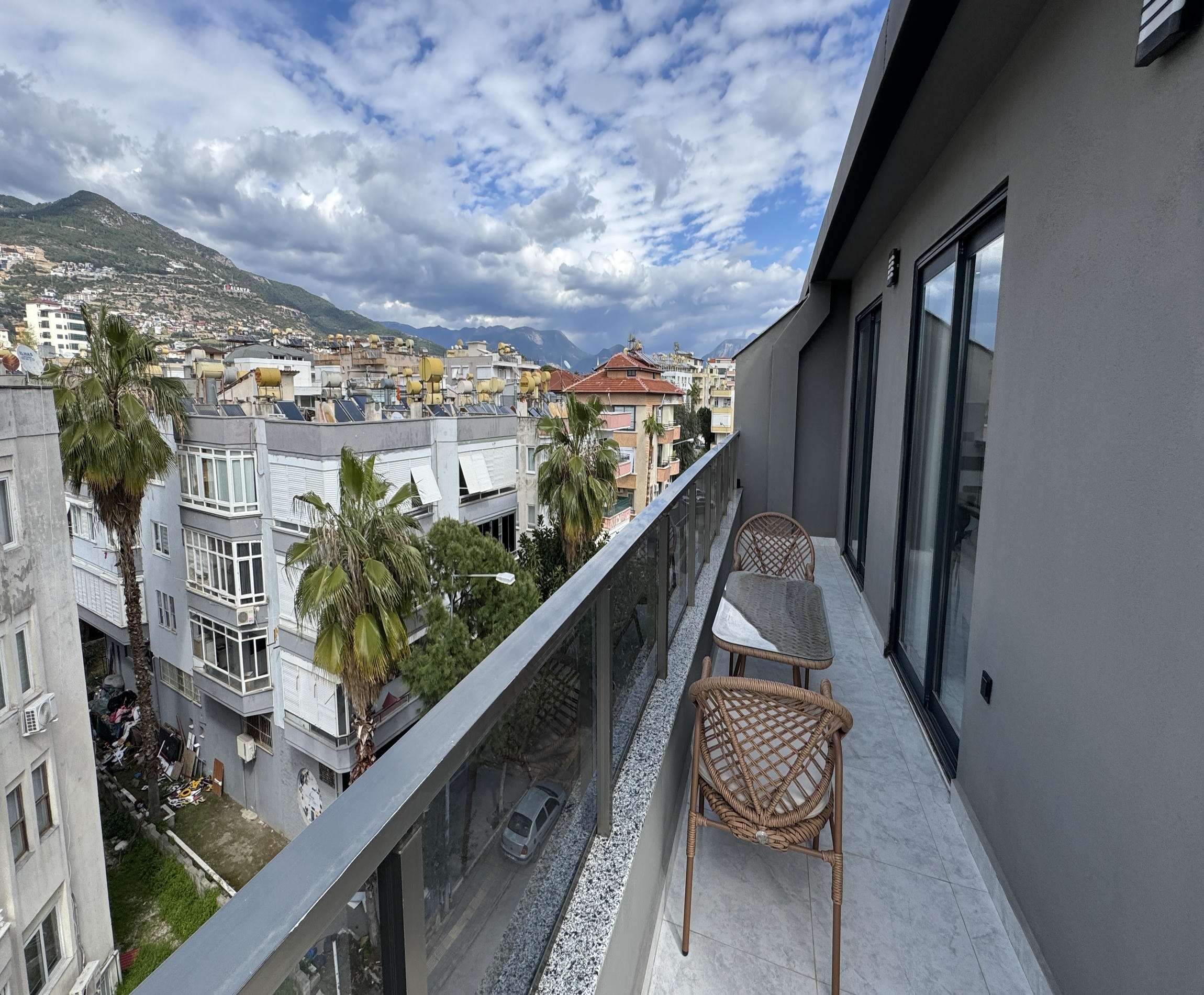 Short-term rental - 2+1 penthouse in the center of Alanya, Cleopatra Beach area No. 13