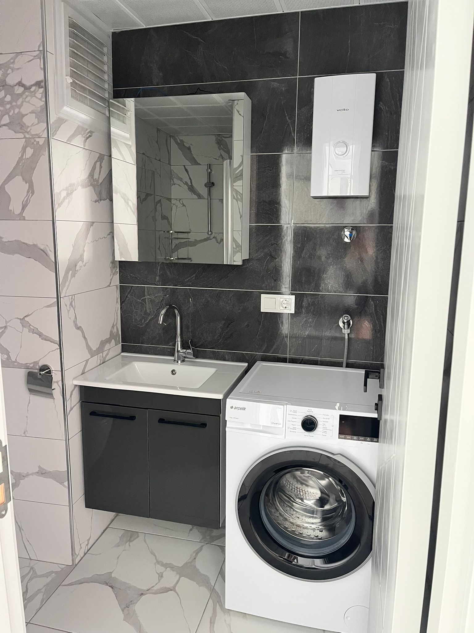 Avsallar 3. Bölge'de modern bir sitede yer alan 1+1 dairenin uzun süreli kiralanması.