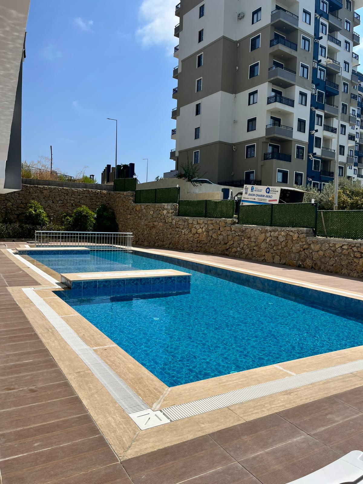 Avsallar 3. Bölge'de modern bir sitede yer alan 1+1 dairenin uzun süreli kiralanması.