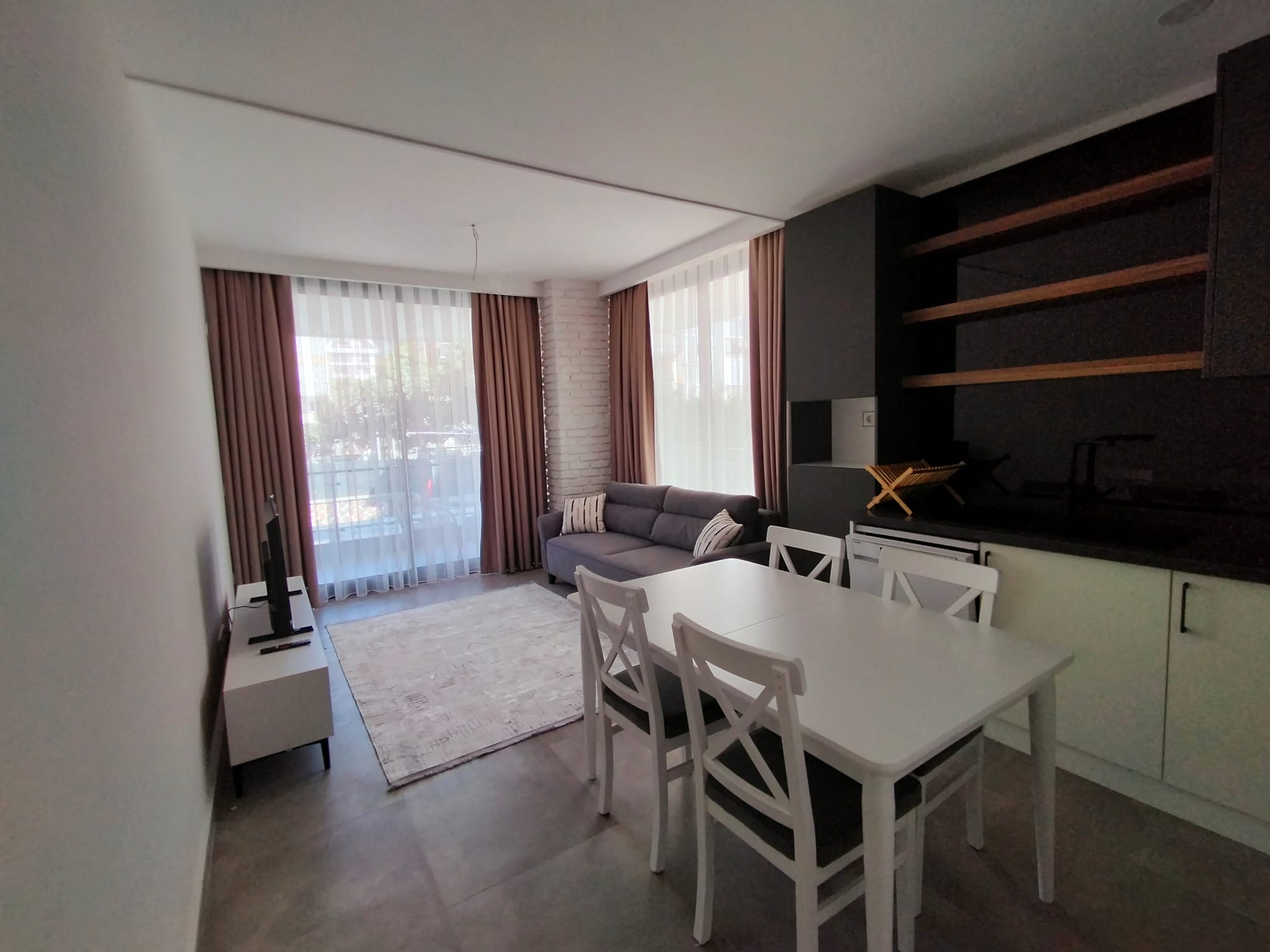 Long-term rent of a 1+1 apartment in the center of Alanya, Cleopatra Beach area No. 3