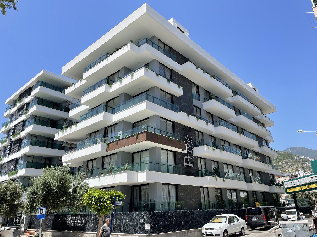 Long-term rent of a 1+1 apartment in the center of Alanya, Cleopatra Beach area No. 3