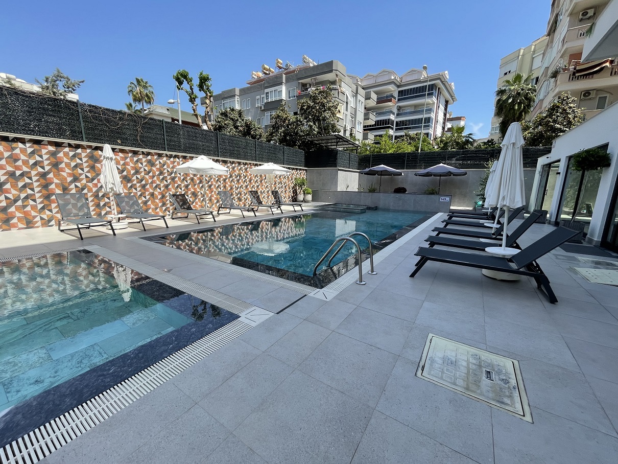 Long-term rent of a 1+1 apartment in the center of Alanya, Cleopatra Beach area No. 3
