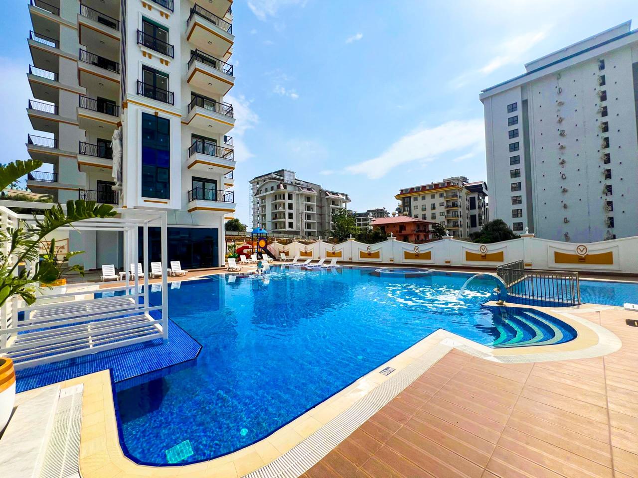 Hot offer: 1+1 apartment in Mahmutlar - south side, district center