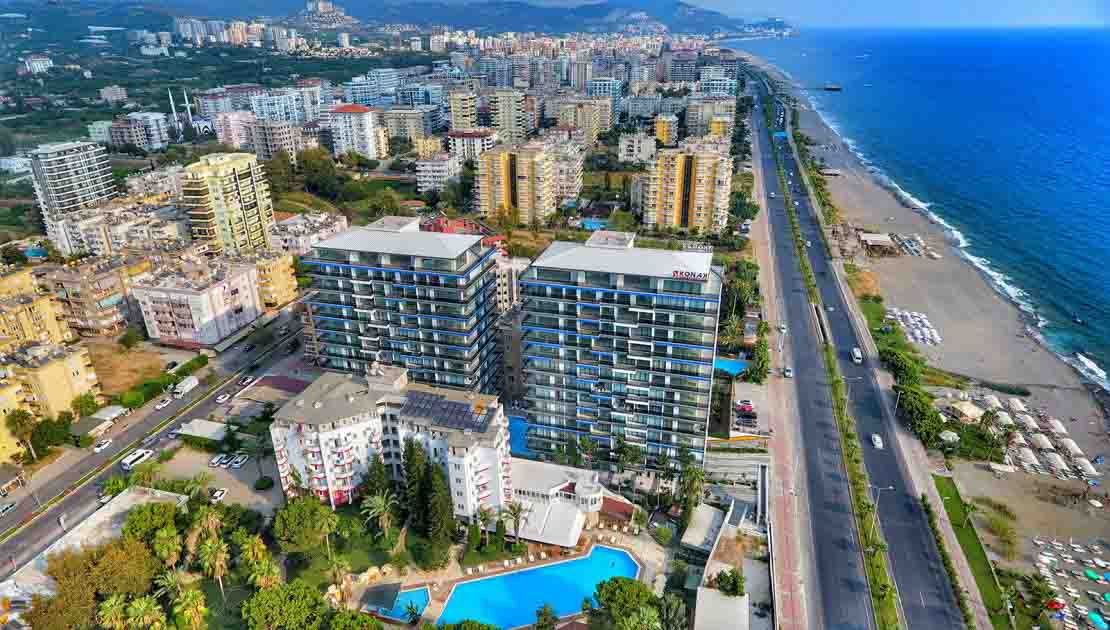 2+1 apartment on the first coastline in Mahmutlar – furnished, direct sea view