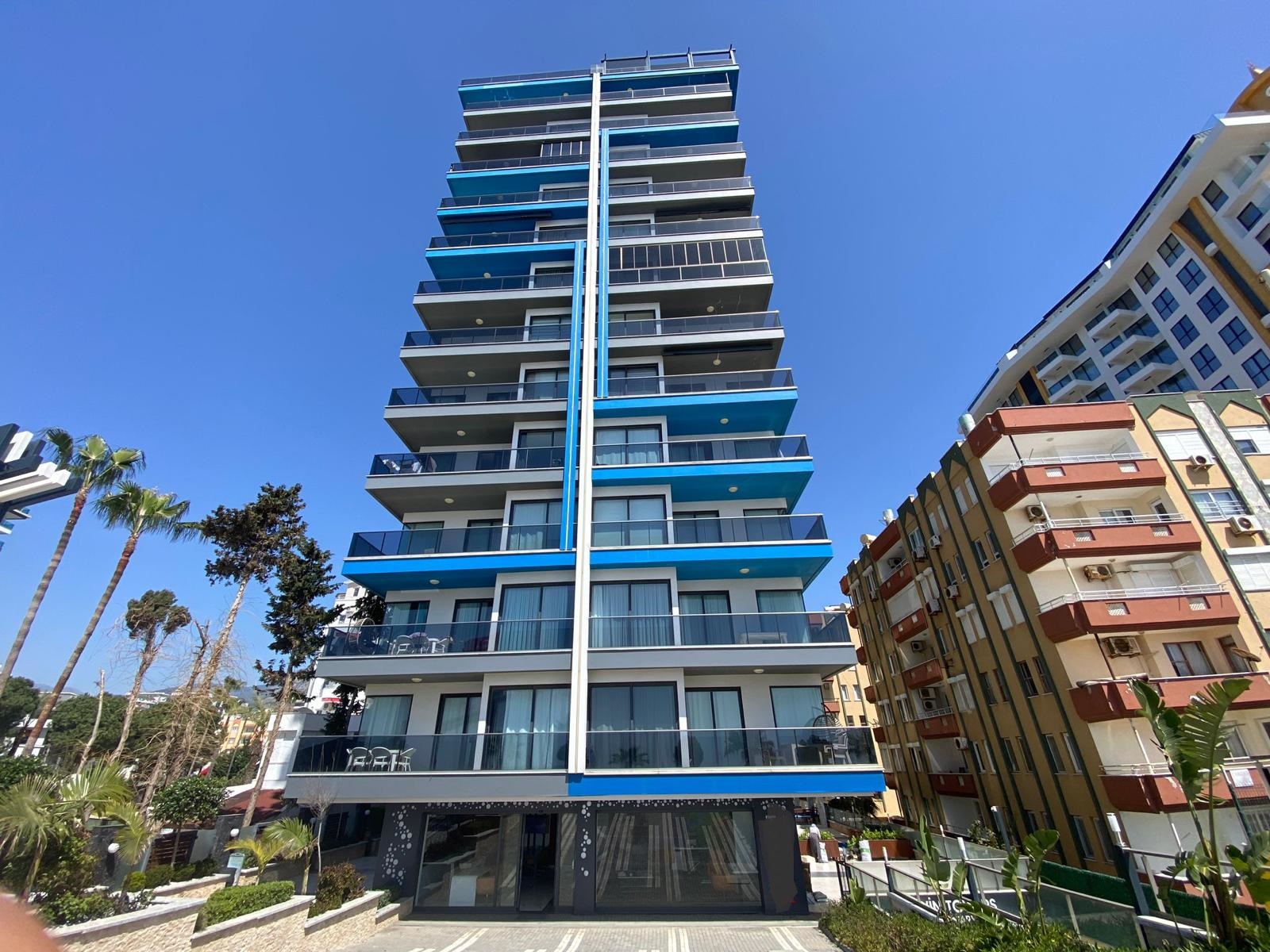 2+1 apartment on the first coastline in Mahmutlar – furnished, direct sea view