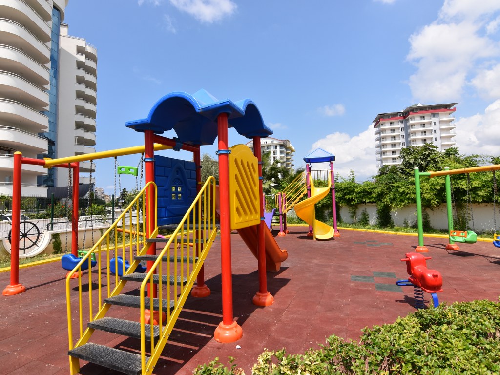 Mahmutlar'da 2+1 daire - 130 m², eşyalı, geniş balkonlu