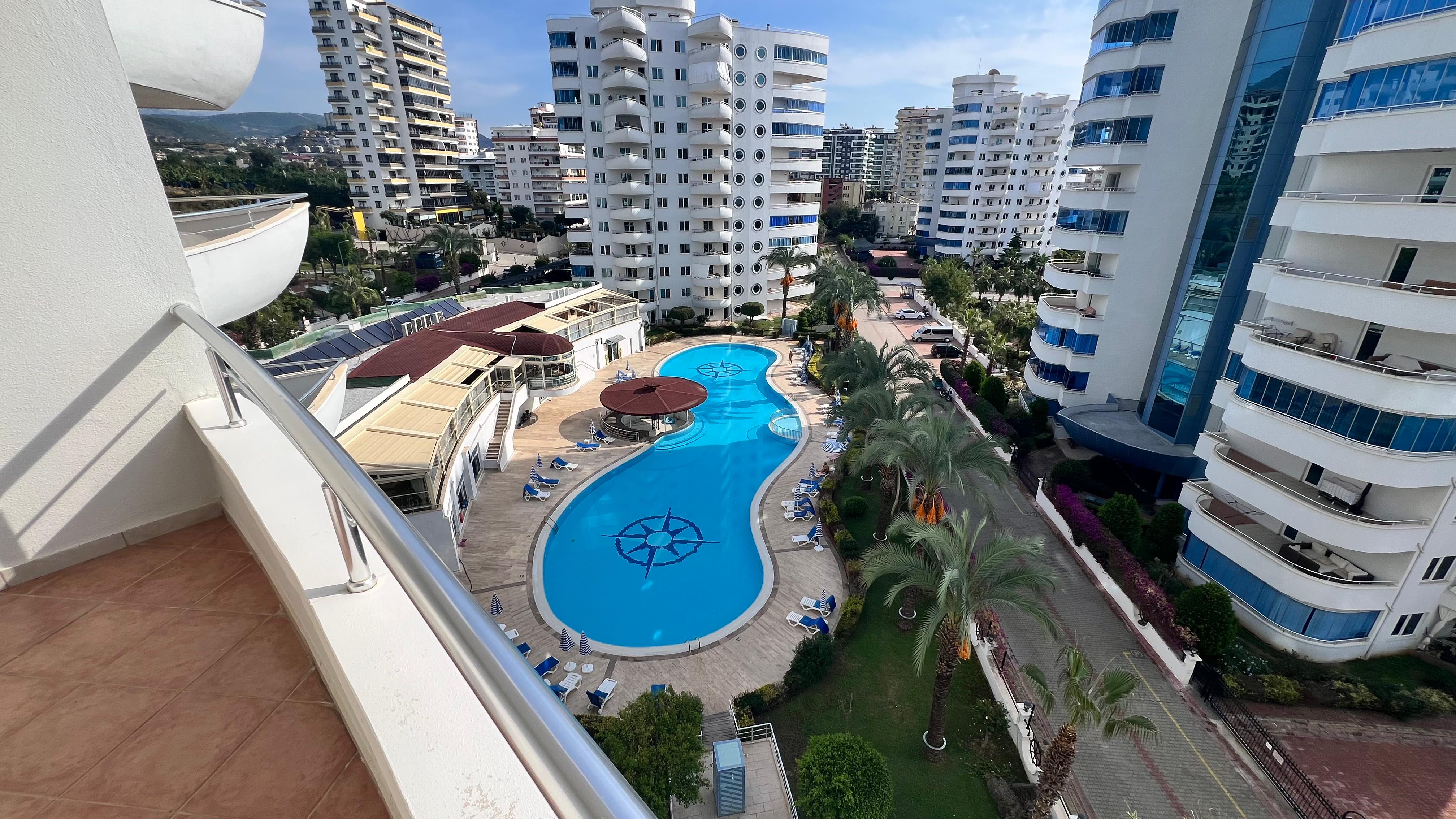 Mahmutlar'da 2+1 daire - 130 m², eşyalı, geniş balkonlu