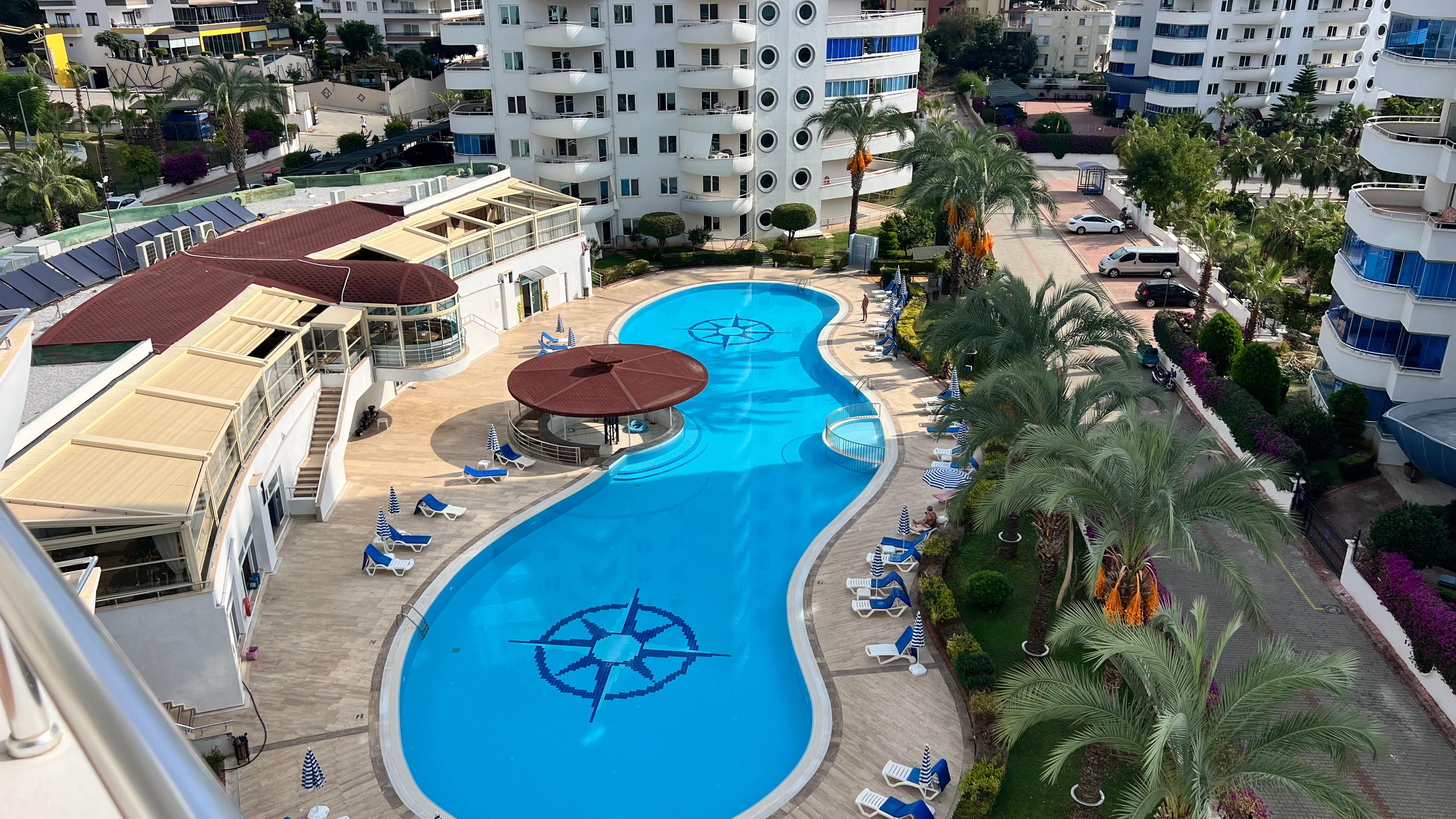 Mahmutlar'da 2+1 daire - 130 m², eşyalı, geniş balkonlu