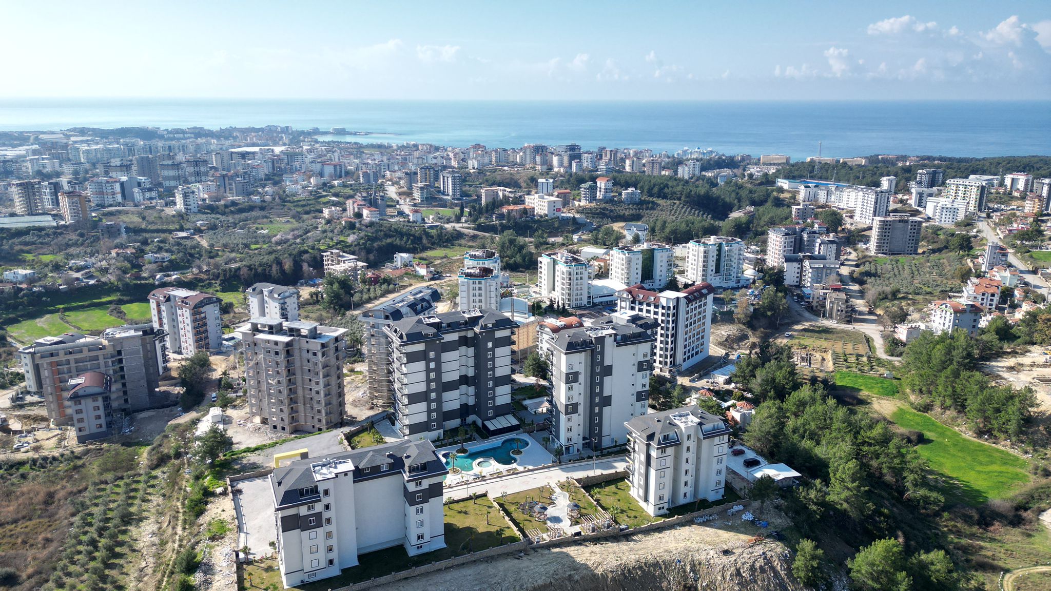 Alanya real estate with installments up to 1 year - new 1+1 apartment with sea views in Avsallar