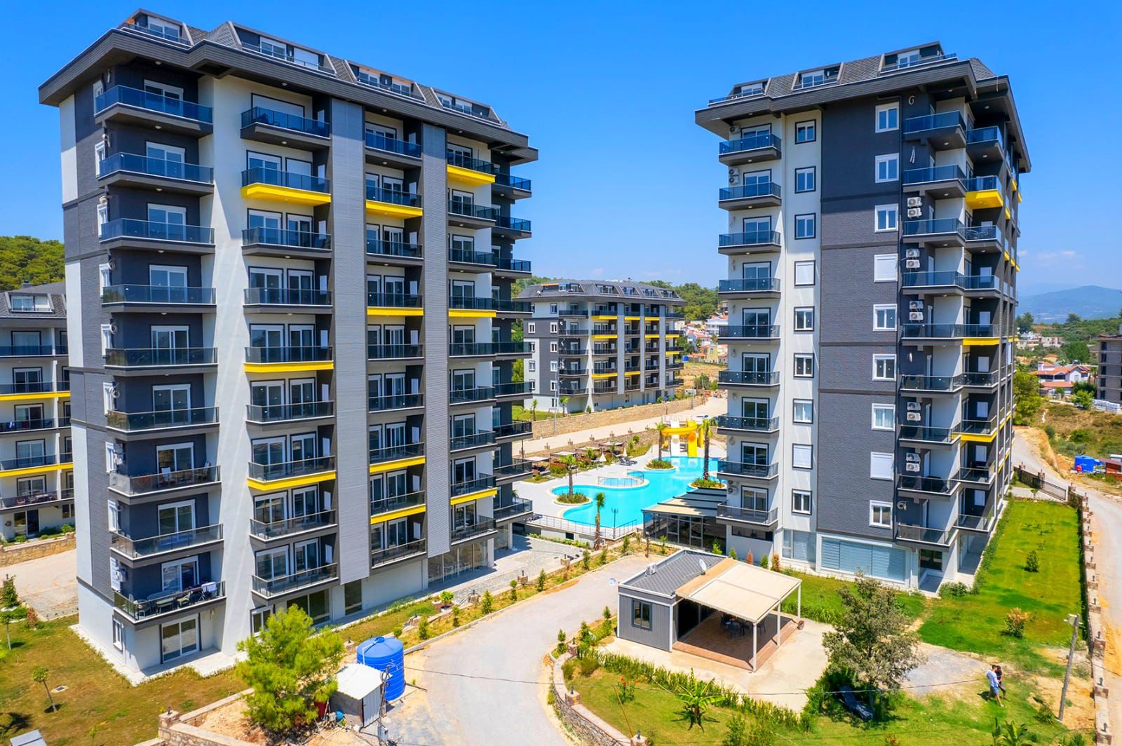 Alanya real estate with installments up to 1 year - new 1+1 apartment with sea views in Avsallar