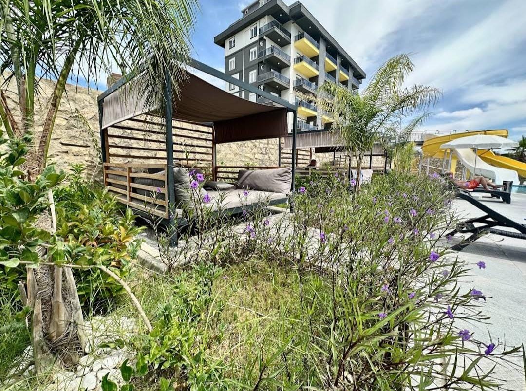 Alanya real estate with installments up to 1 year - new 1+1 apartment with sea views in Avsallar