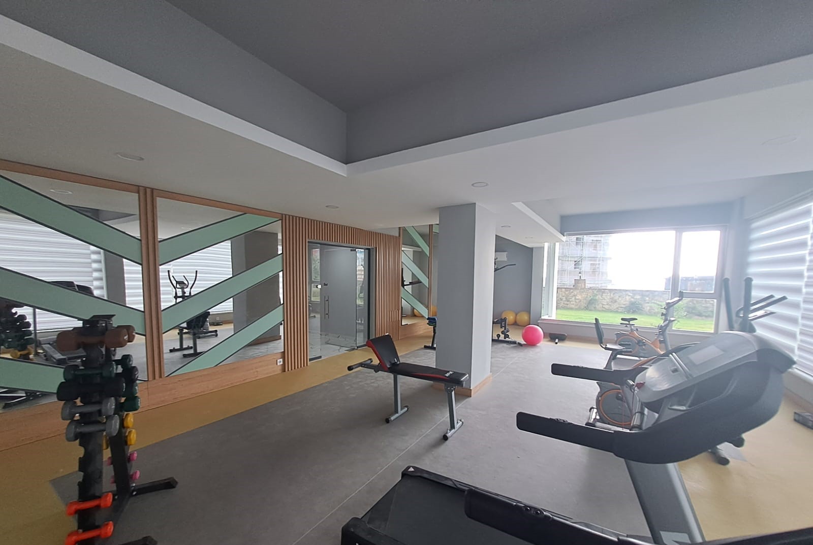Alanya real estate with installments up to 1 year - new 1+1 apartment with sea views in Avsallar