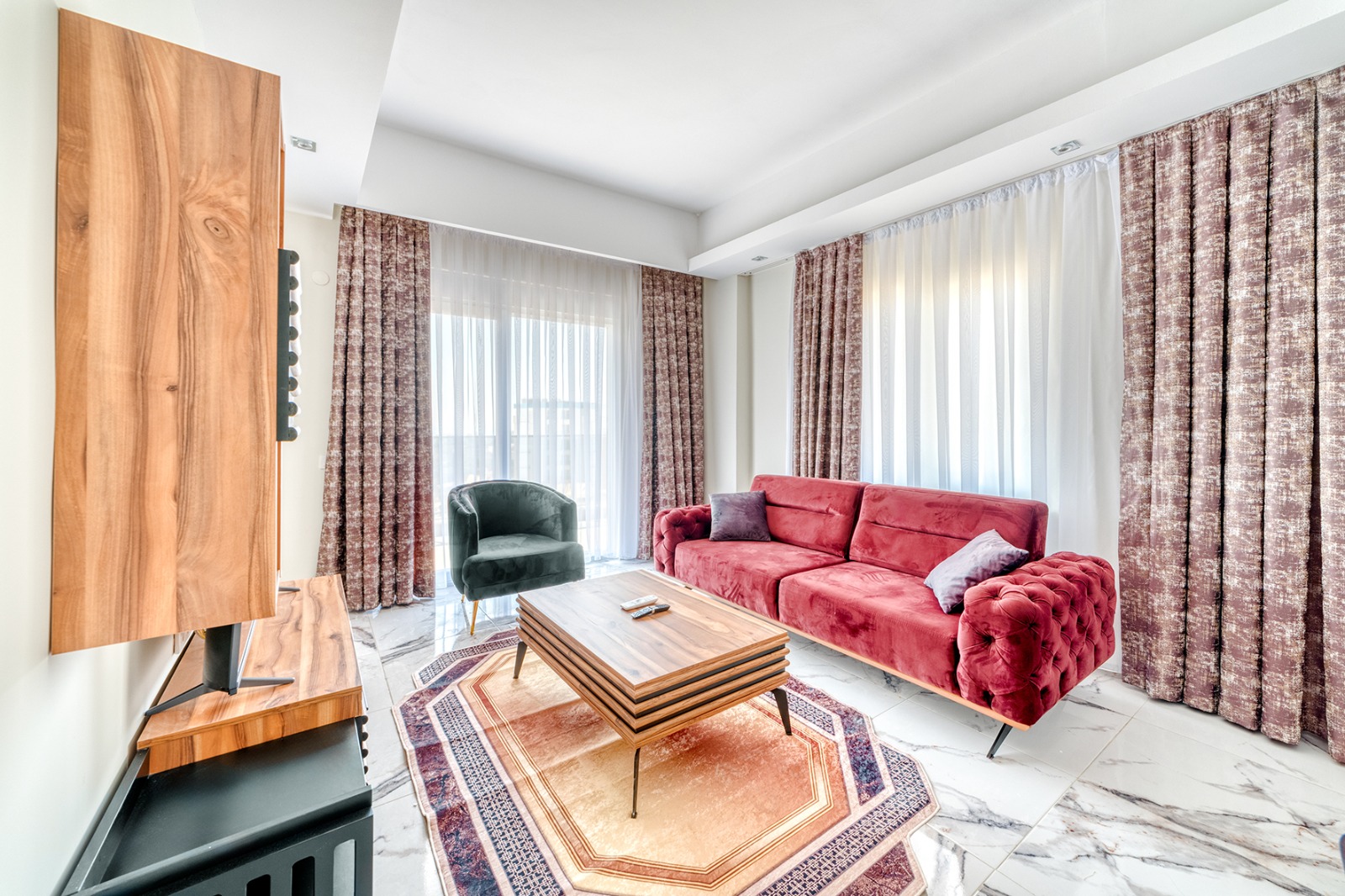 Alanya real estate with installments up to 1 year - new 1+1 apartment with sea views in Avsallar
