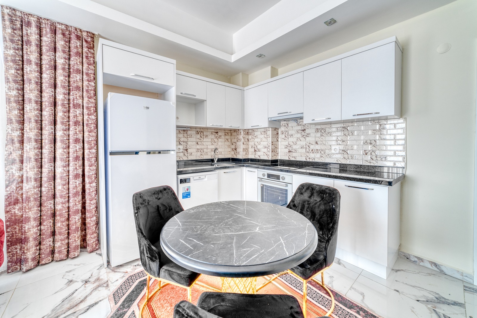 Alanya real estate with installments up to 1 year - new 1+1 apartment with sea views in Avsallar