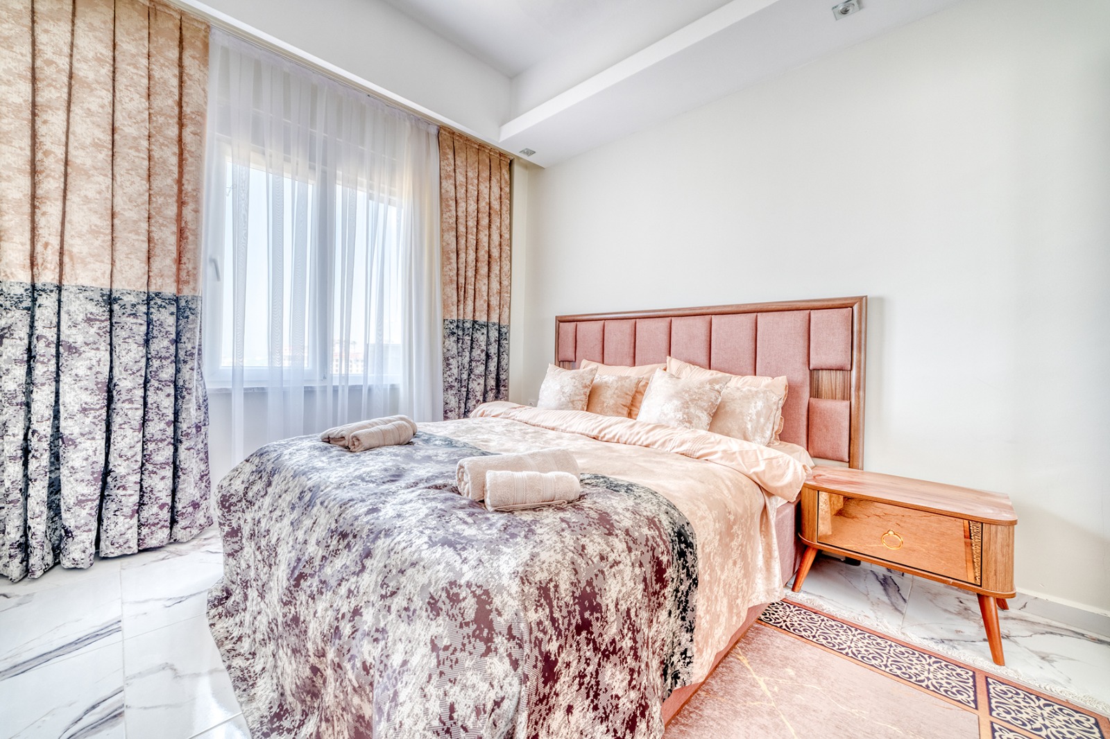 Alanya real estate with installments up to 1 year - new 1+1 apartment with sea views in Avsallar
