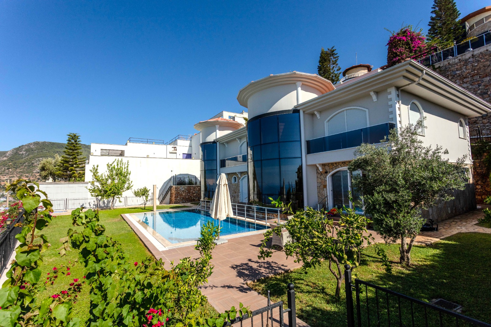 Private 5+2 villa in the center of Alanya, Bektaş district – furnished and with panoramic views