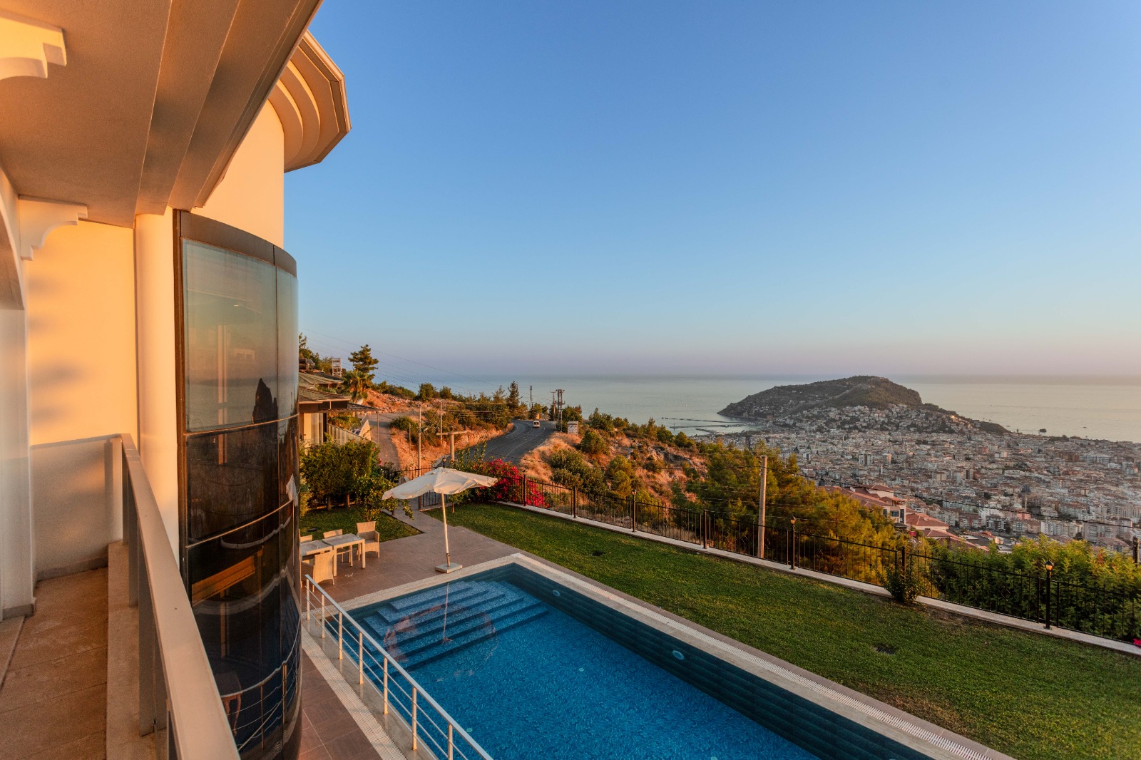Private 5+2 villa in the center of Alanya, Bektaş district – furnished and with panoramic views