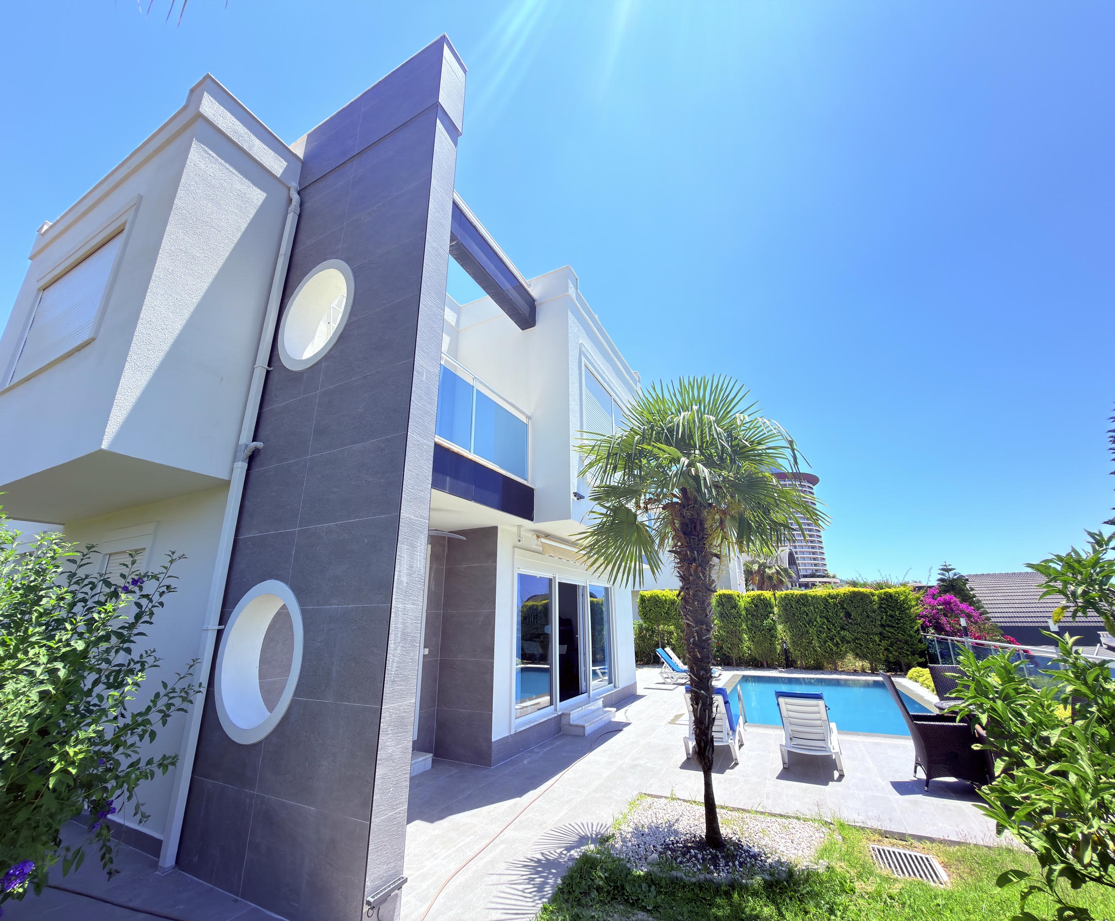 Two-story private villa 4+1 in Alanya – furnished, pool, sea view, Kargicak district
