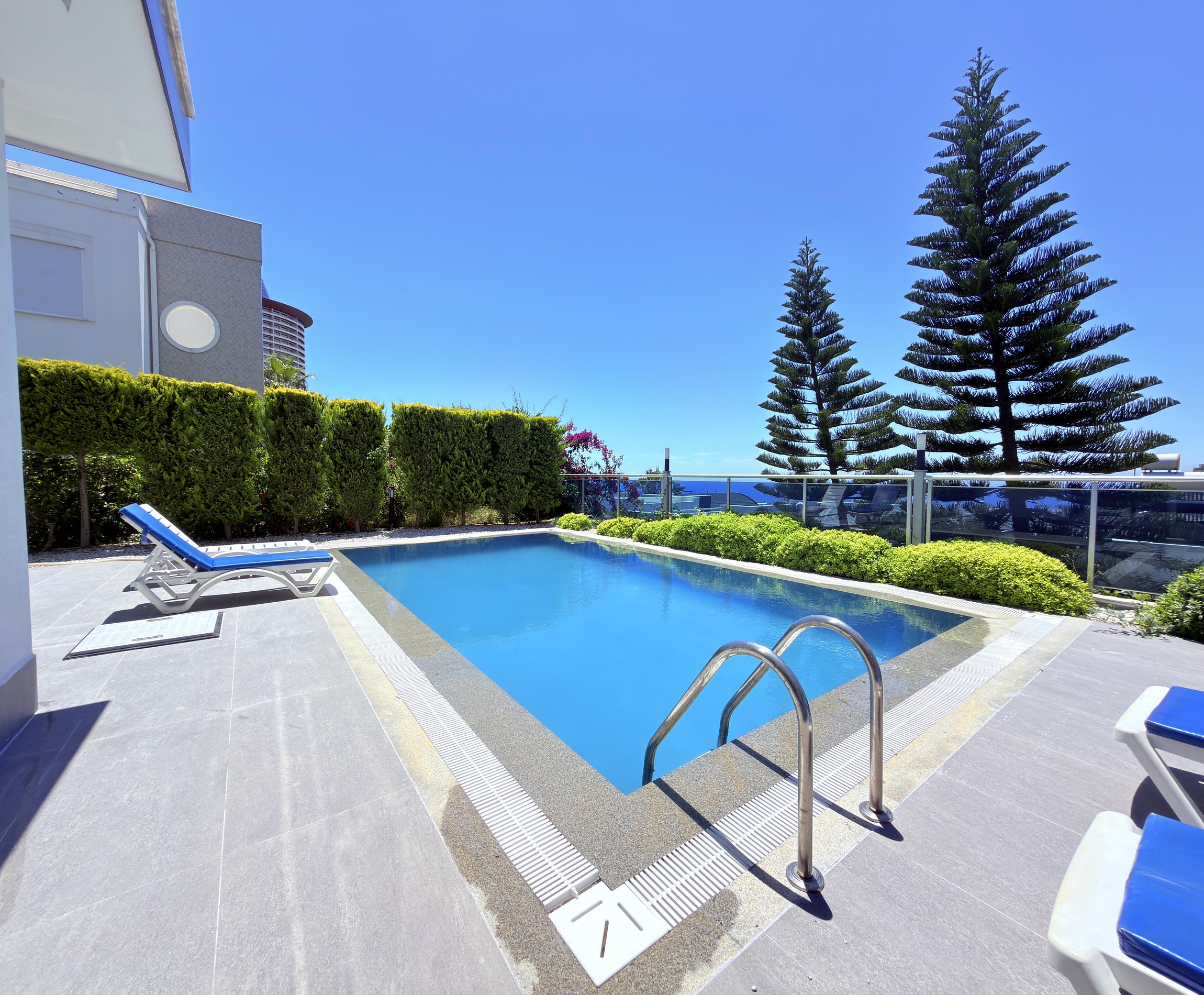 Two-story private villa 4+1 in Alanya – furnished, pool, sea view, Kargicak district