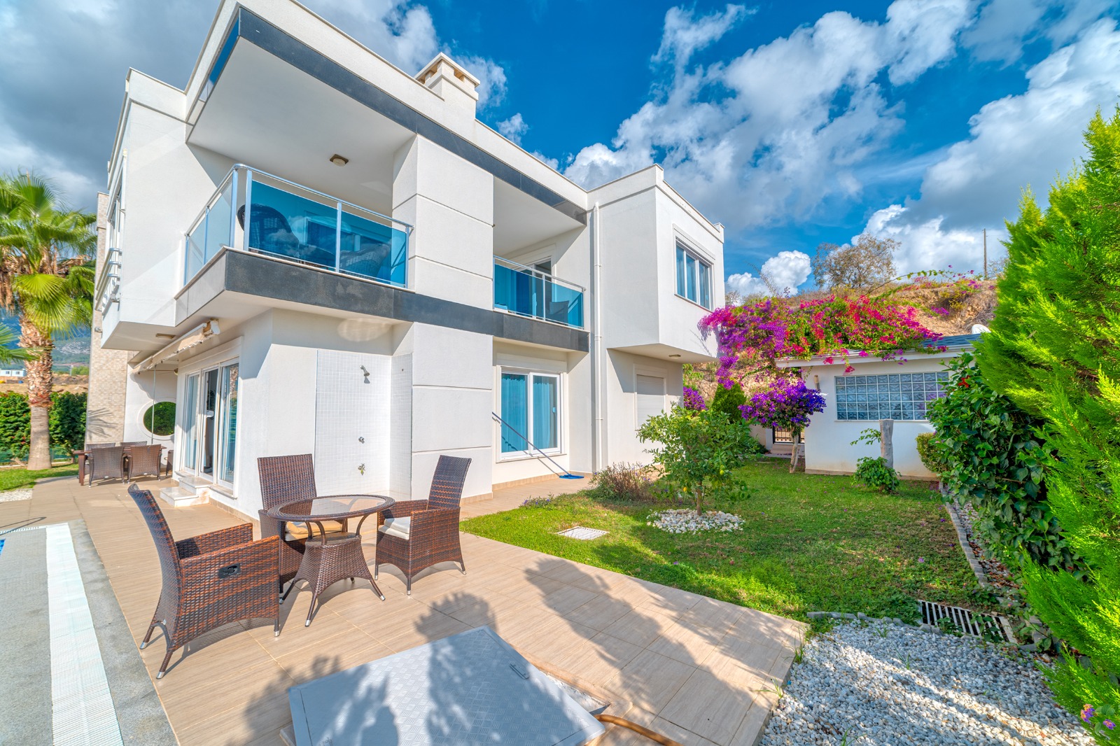 Two-story private villa 4+1 in Alanya – furnished, pool, sea view, Kargicak district