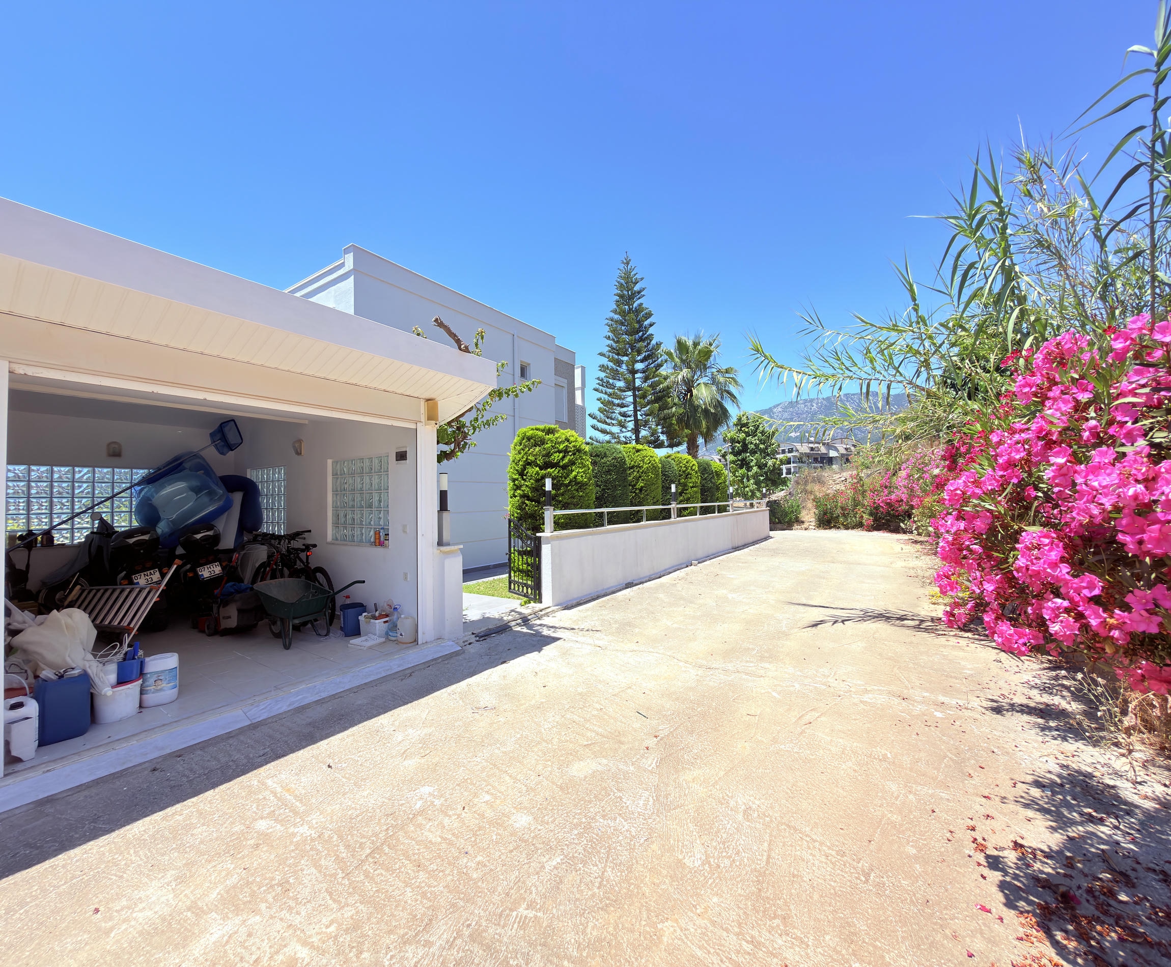 Two-story private villa 4+1 in Alanya – furnished, pool, sea view, Kargicak district