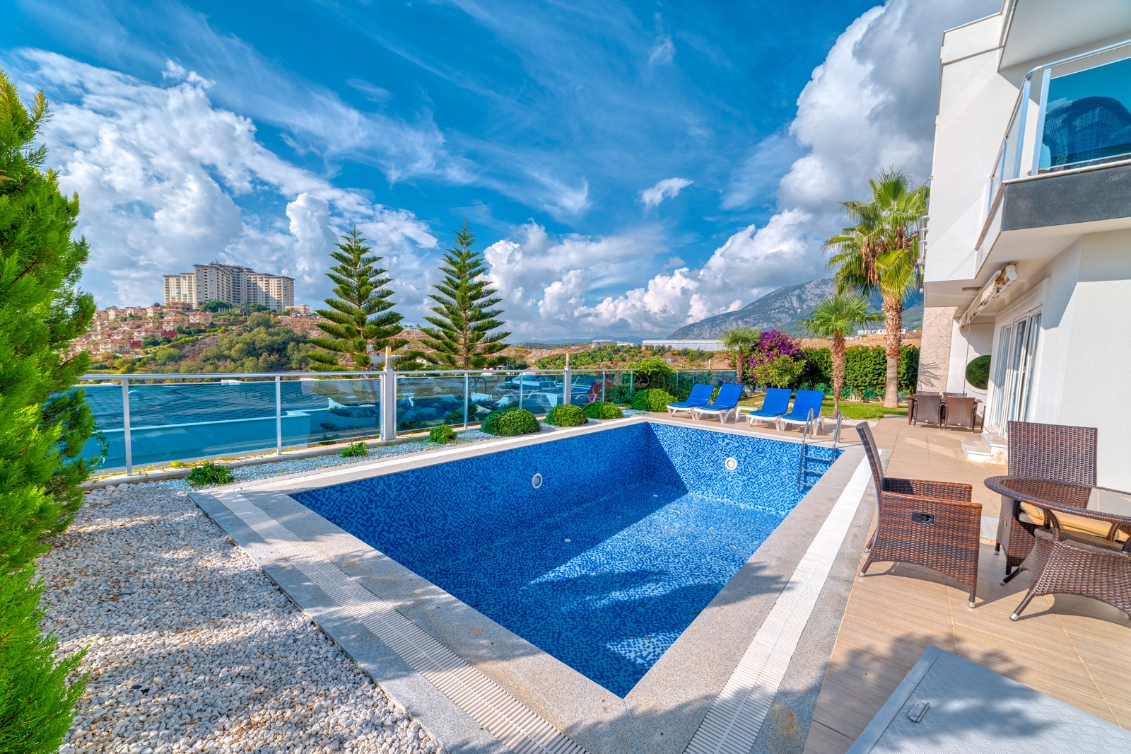 Two-story private villa 4+1 in Alanya – furnished, pool, sea view, Kargicak district