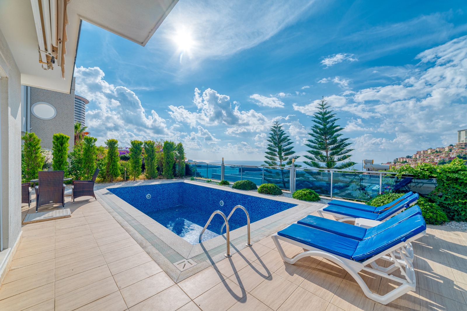 Two-story private villa 4+1 in Alanya – furnished, pool, sea view, Kargicak district