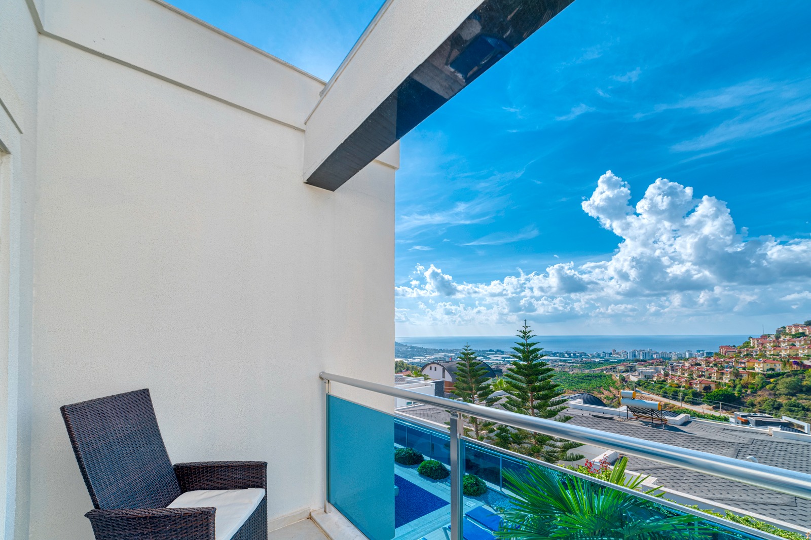 Two-story private villa 4+1 in Alanya – furnished, pool, sea view, Kargicak district