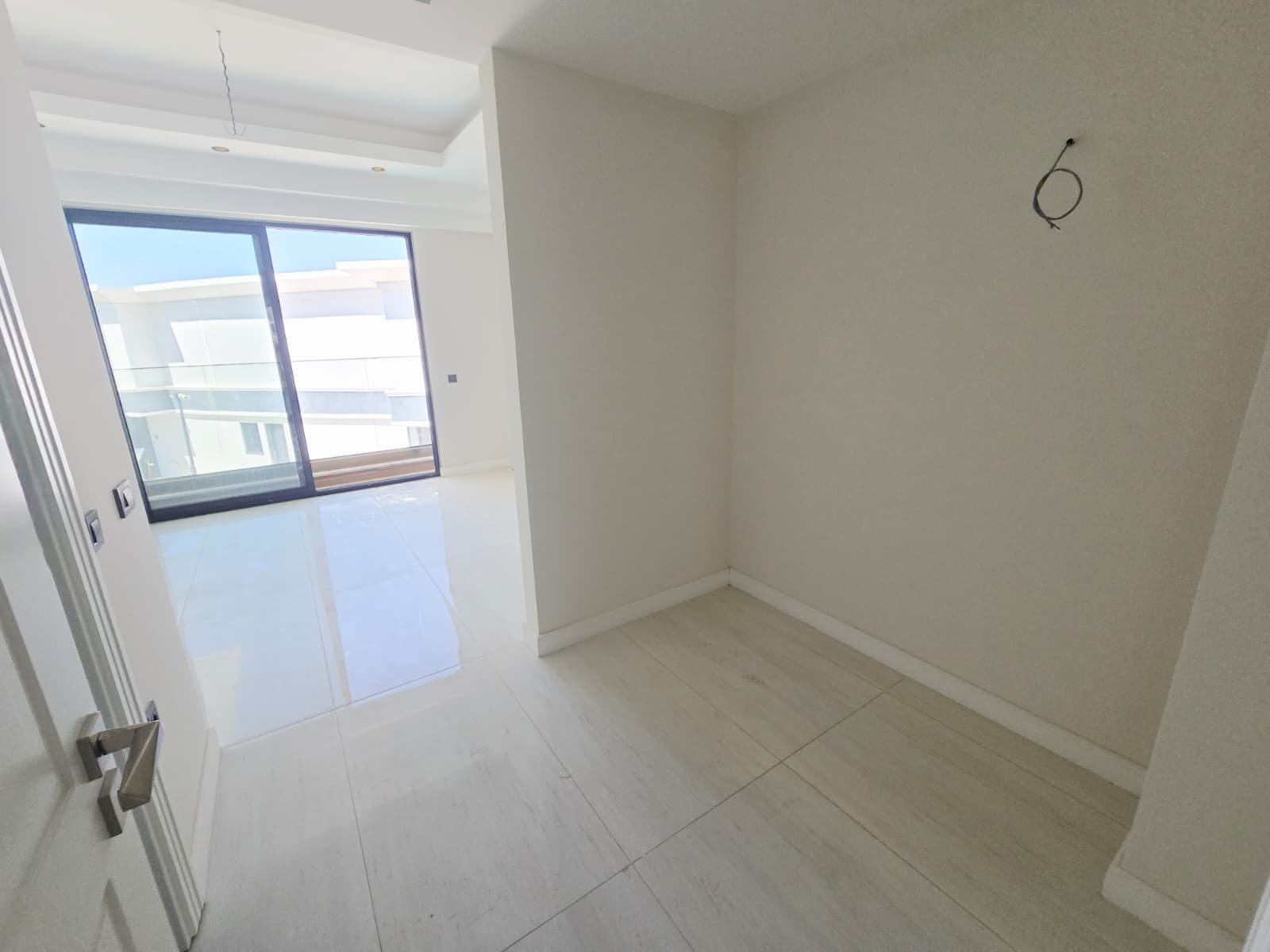 Таунхаус в Алании – от собственника с выходом в бассейн, в премиальный комплекс, район Тюрклер