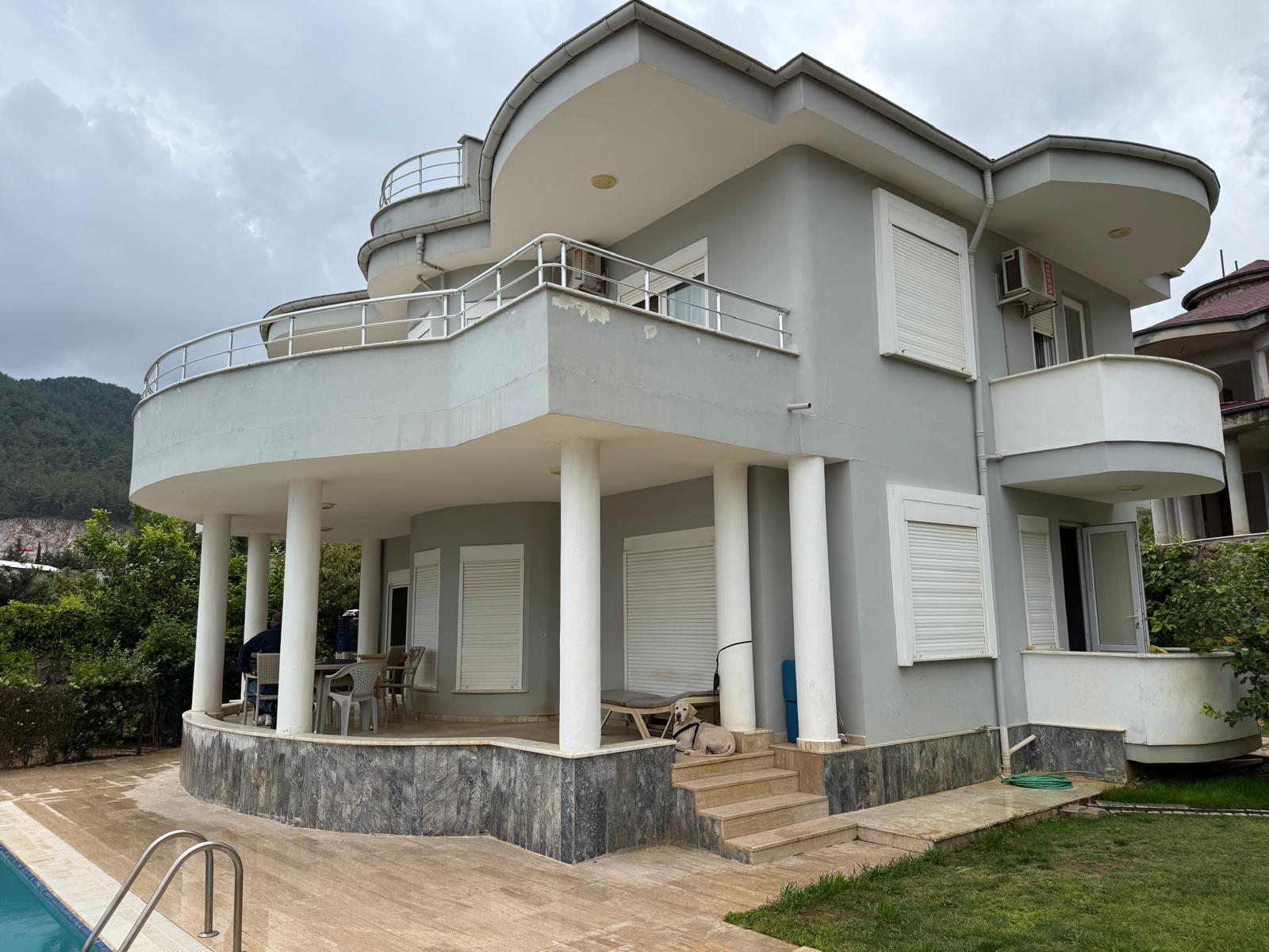 Villa in Alanya for residence permit and citizenship - a detached 4+1 with a pool and garden in the Oba area