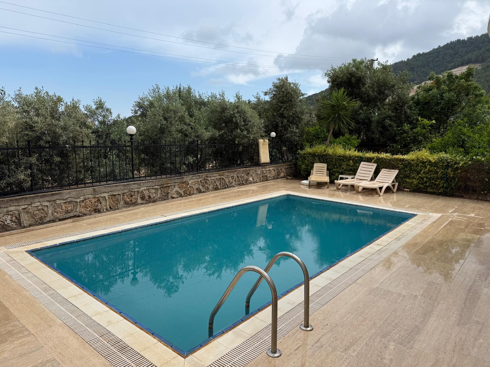 Villa in Alanya for residence permit and citizenship - a detached 4+1 with a pool and garden in the Oba area