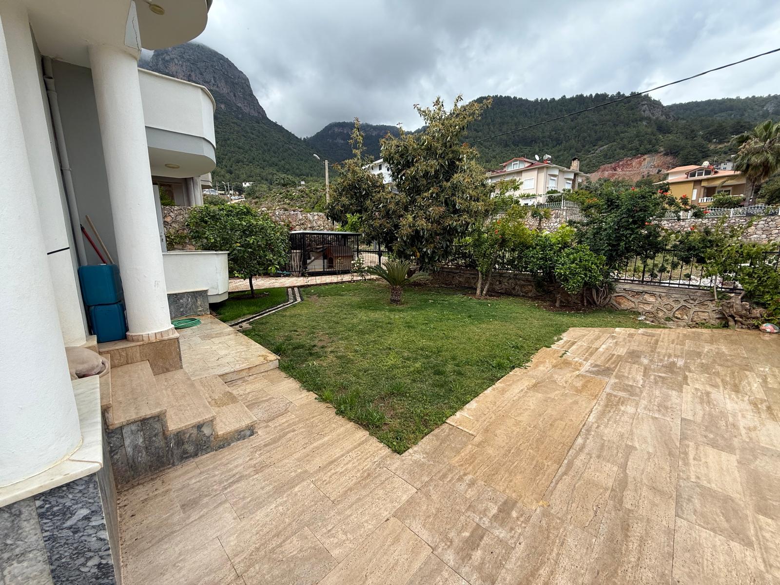 Villa in Alanya for residence permit and citizenship - a detached 4+1 with a pool and garden in the Oba area