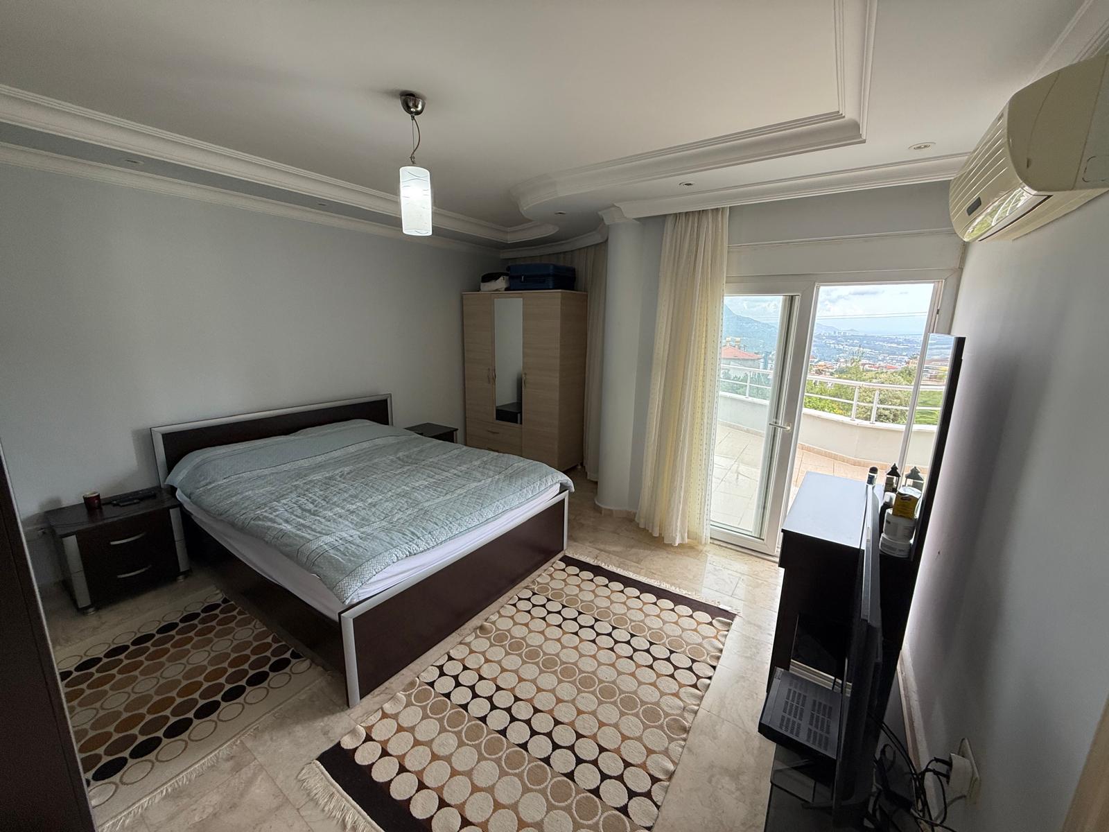 Villa in Alanya for residence permit and citizenship - a detached 4+1 with a pool and garden in the Oba area