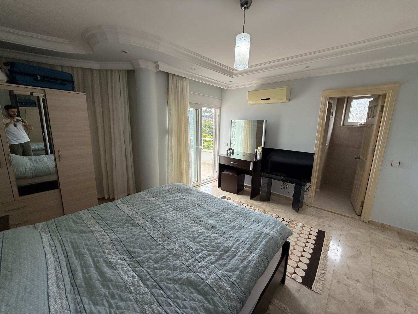 Villa in Alanya for residence permit and citizenship - a detached 4+1 with a pool and garden in the Oba area
