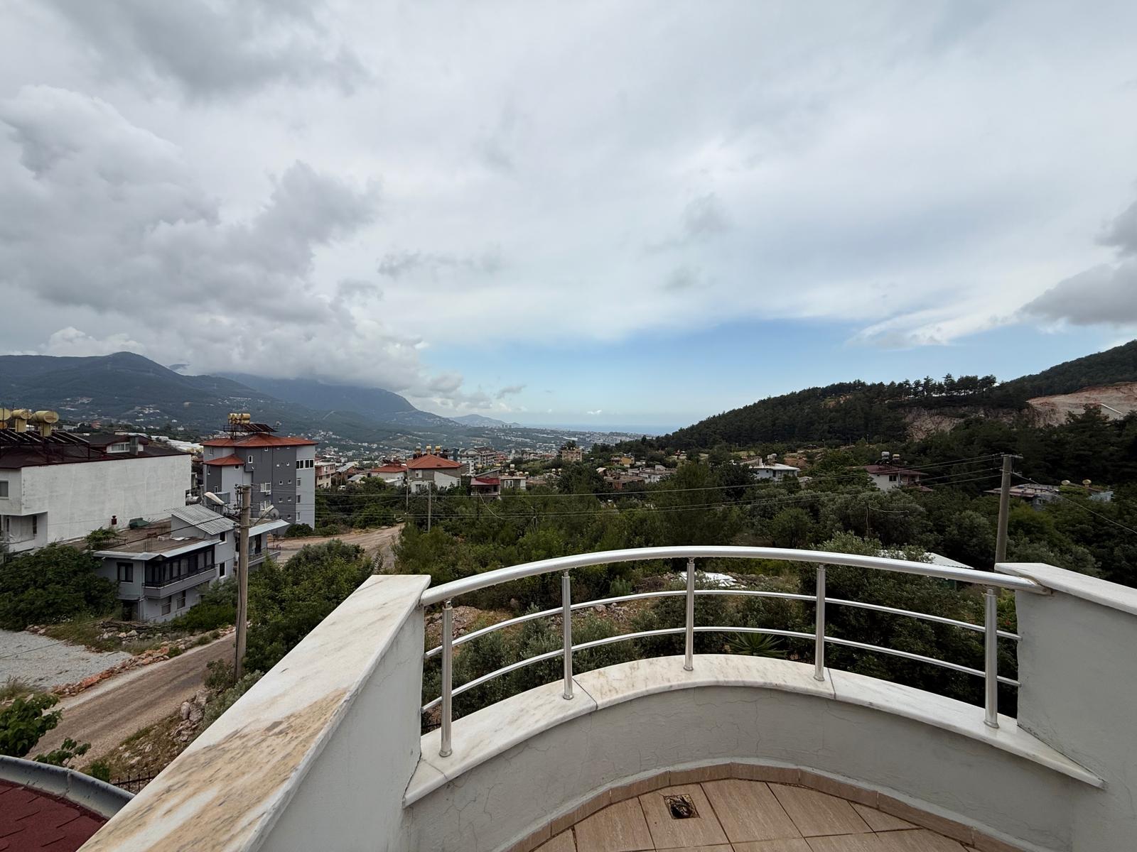 Villa in Alanya for residence permit and citizenship - a detached 4+1 with a pool and garden in the Oba area