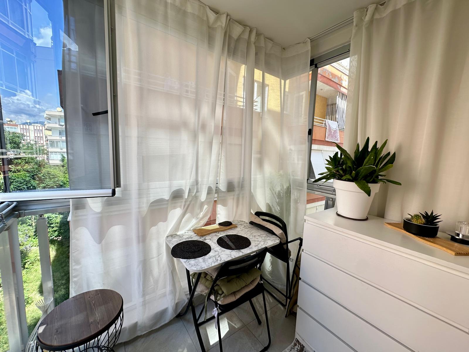 Недвижимость в центре Алании - квартира 1+1 с новой мебелью, район пляжа Кейкубат